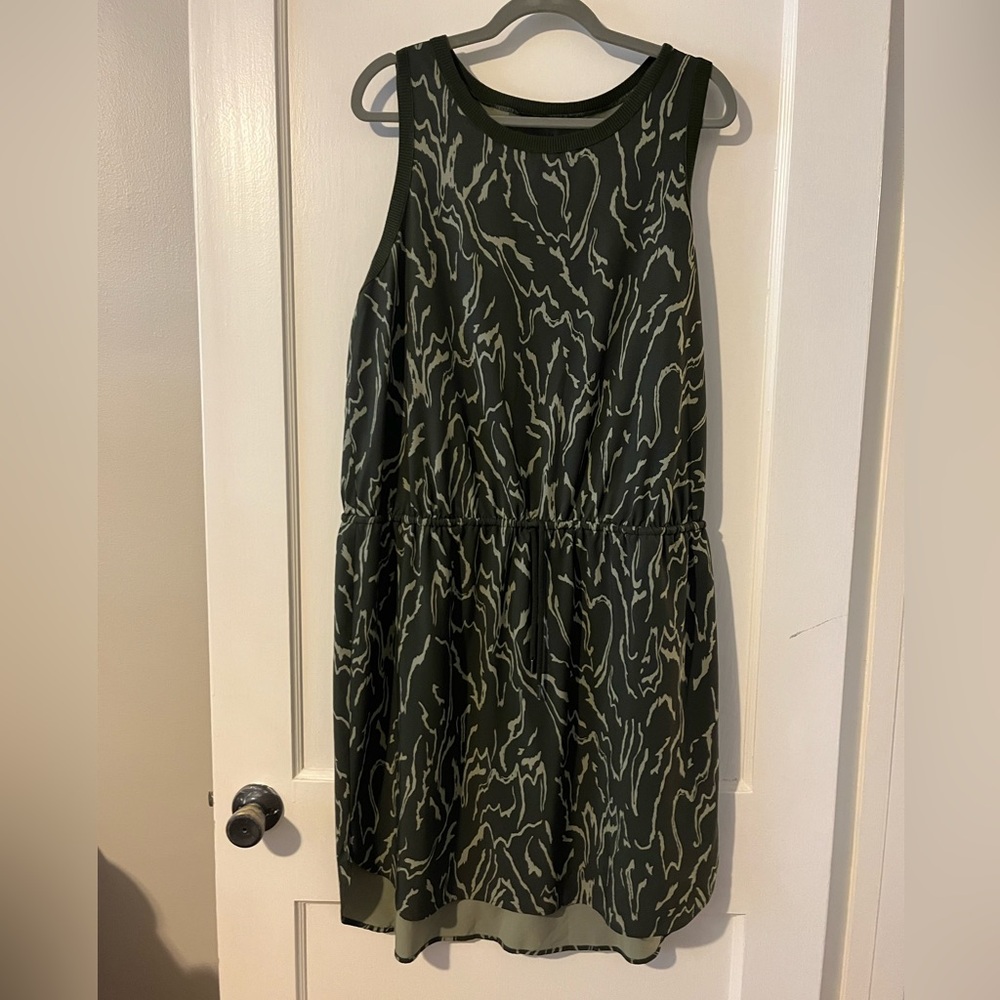 Athleta Rincon Printed Dress. Women’s XL Tall. Green print.